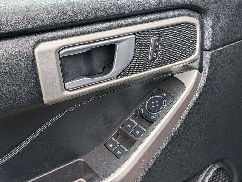 Used 2023 Black Ford XLT image 13