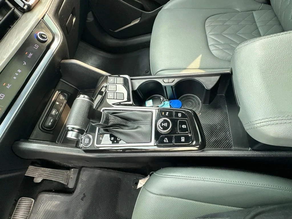 Used 2023 Black Kia X-Line image 18