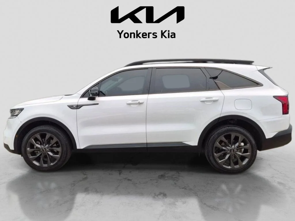 Used 2023 White Kia X-Line EX image 5