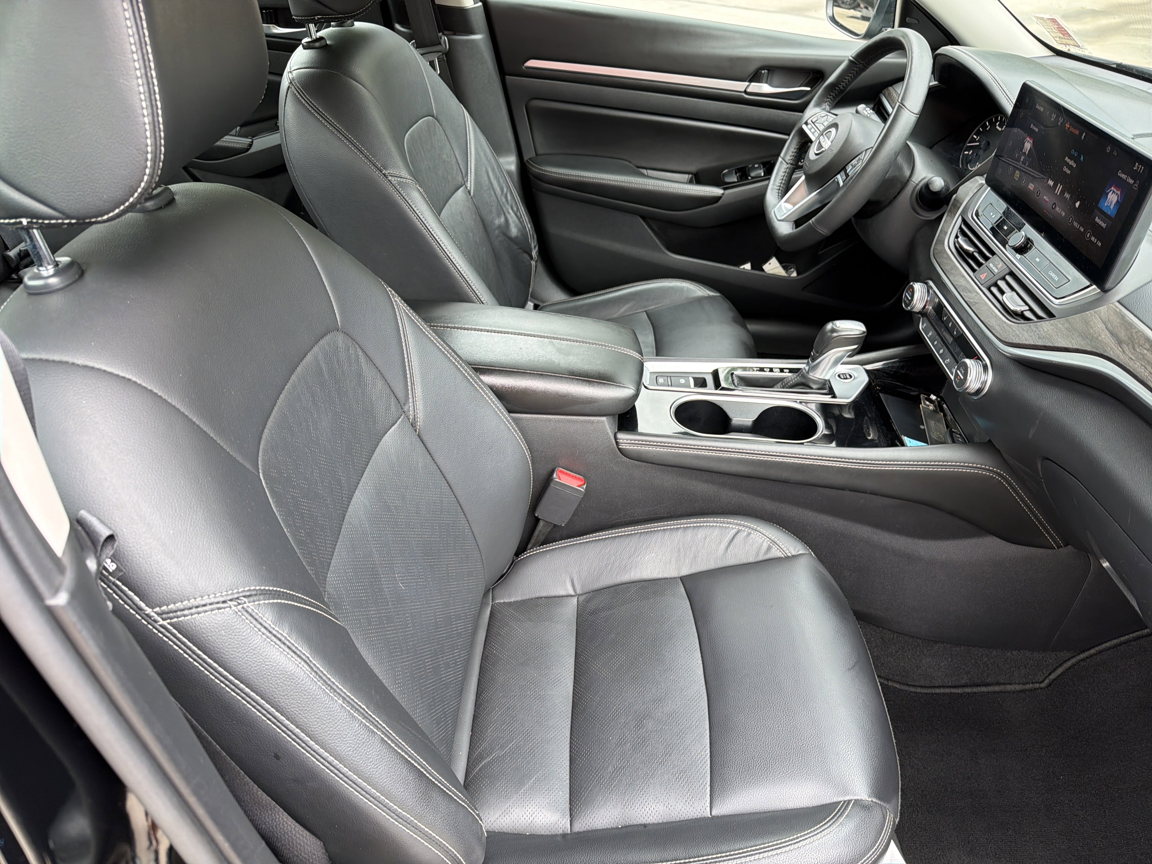 Used 2024 Super Black Nissan 2.5 SL image 14