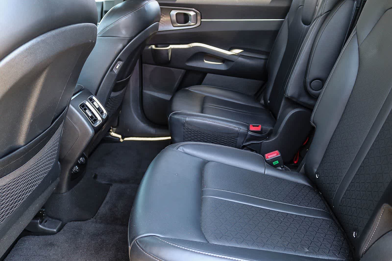 Used 2021 Aurora Black Kia EX image 17