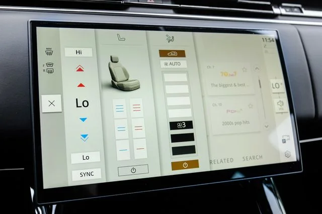 New 2026  Land Rover Dynamic SE image 36
