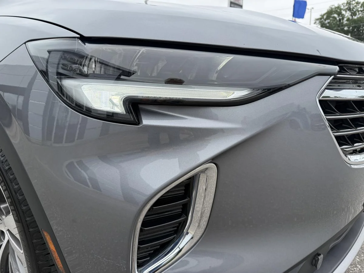 Used 2021 Grey Buick Essence Awd image 7