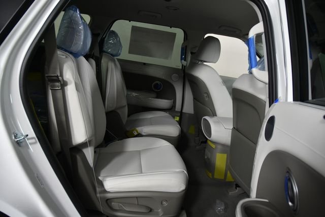 New 2026 White Hyundai SEL 7P image 18