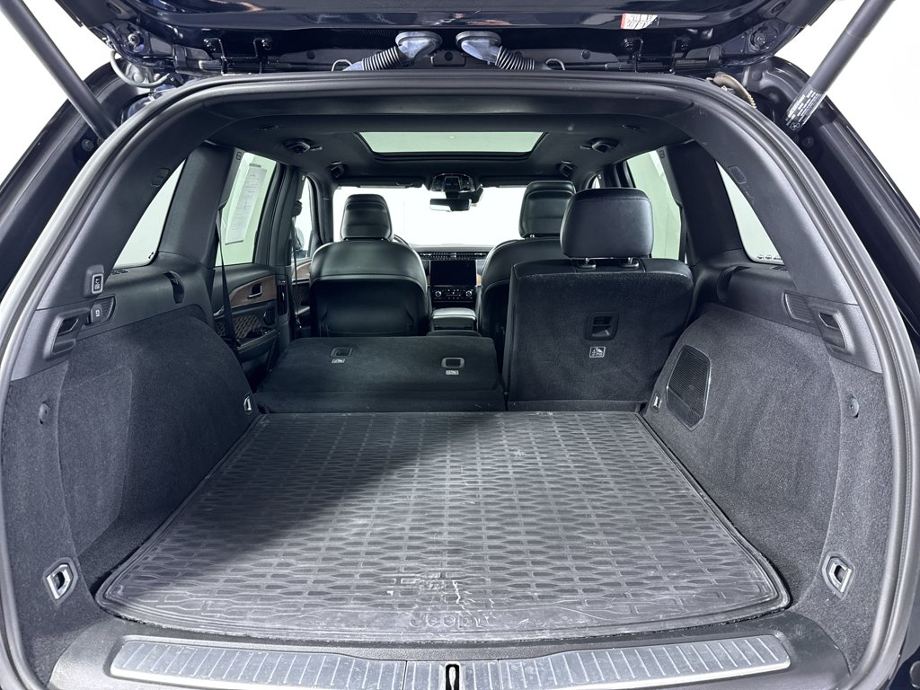 Used 2022 Midnight Blue Jeep Summit image 11