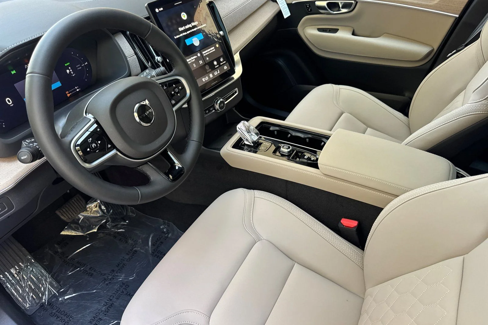 New 2026 Denim Blue Volvo T8 Plus 7-Seater image 13