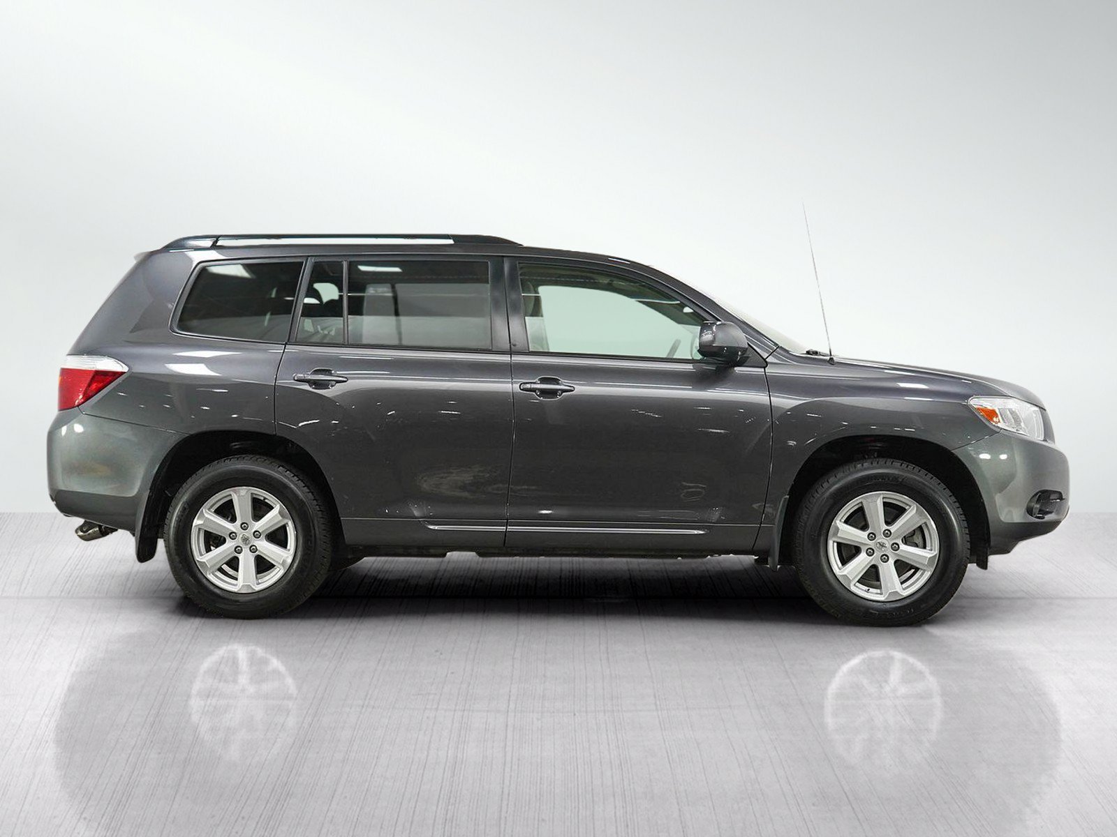 Used 2008 Magnetic Gray Metallic Toyota Base image 6