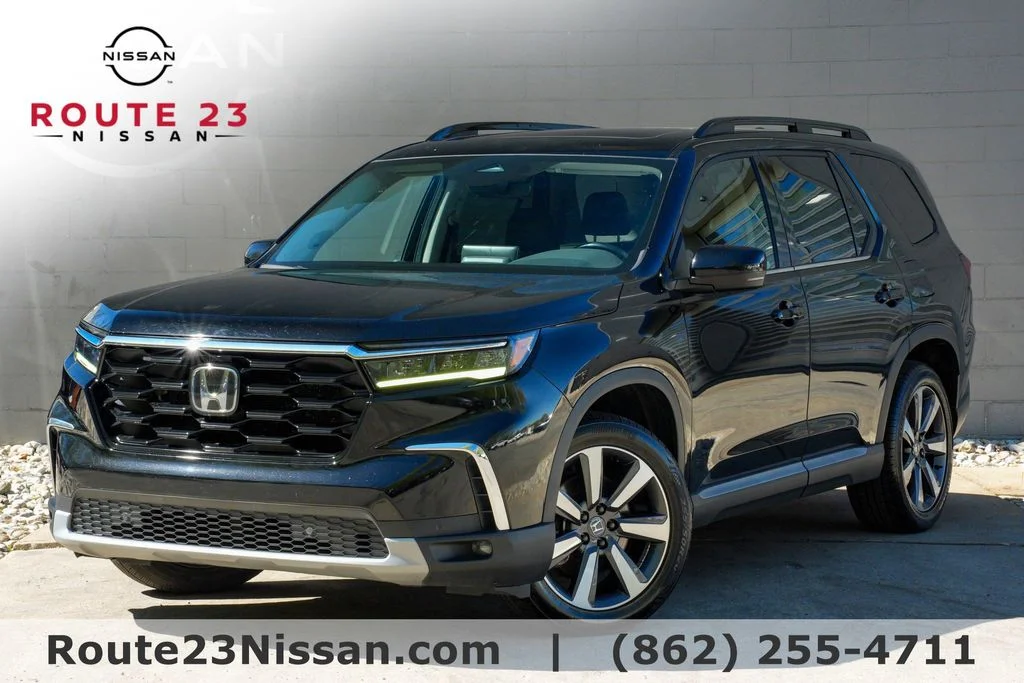 2023 Honda Pilot Touring AWD's photo