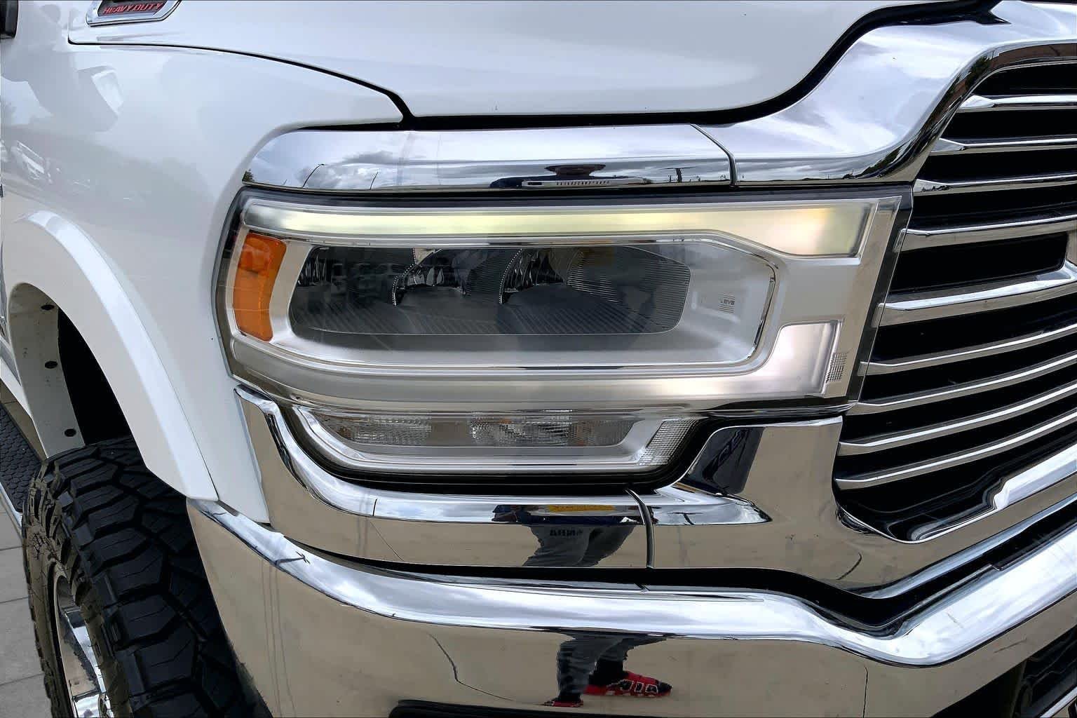 Used 2022 Bright White Clearcoat Ram Laramie image 28