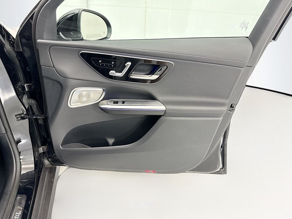 Used 2025 Black Mercedes-Benz GLC 350e image 25