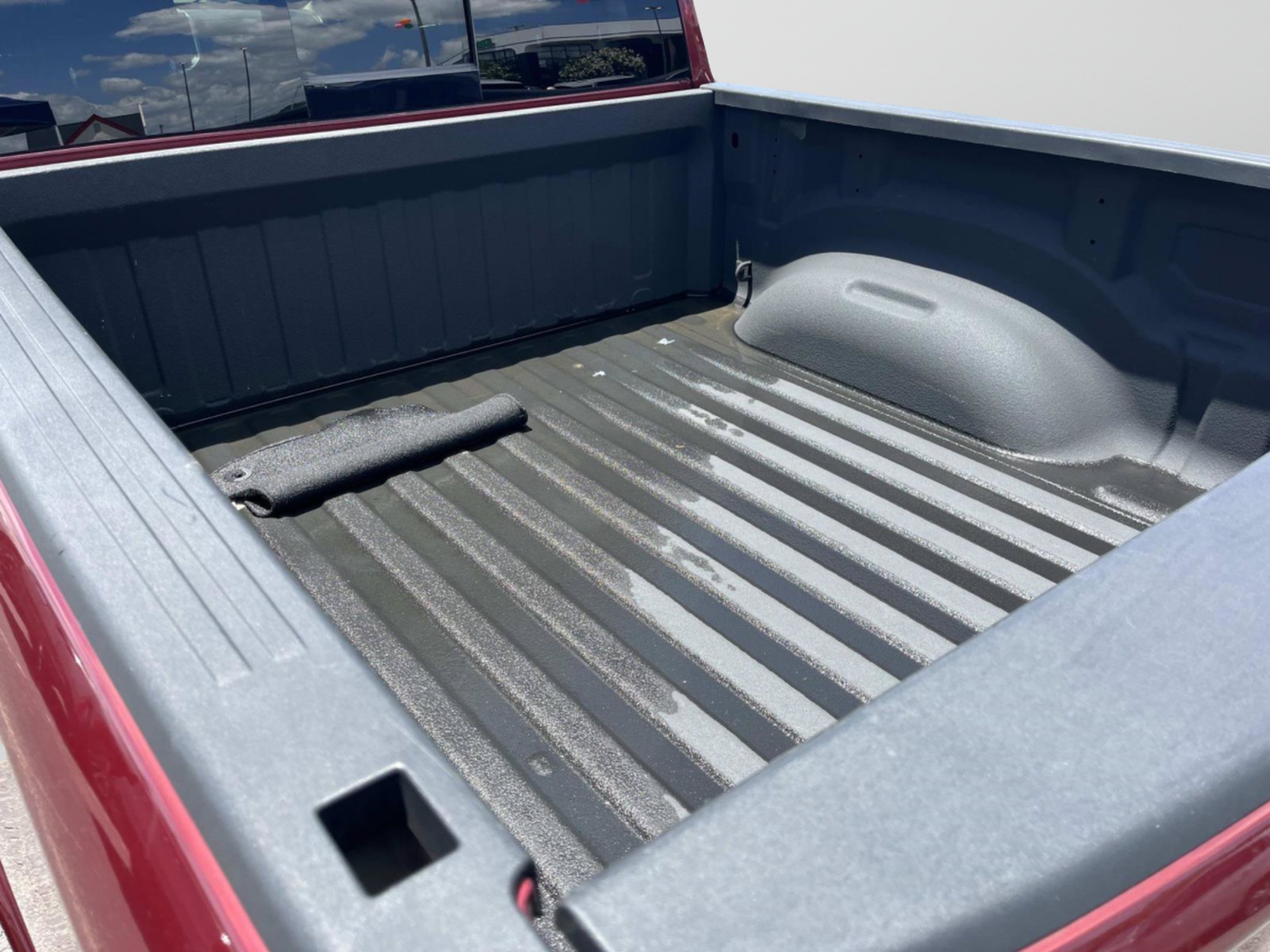 Used 2019 Delmonico Red Pearlcoat Ram Laramie image 15