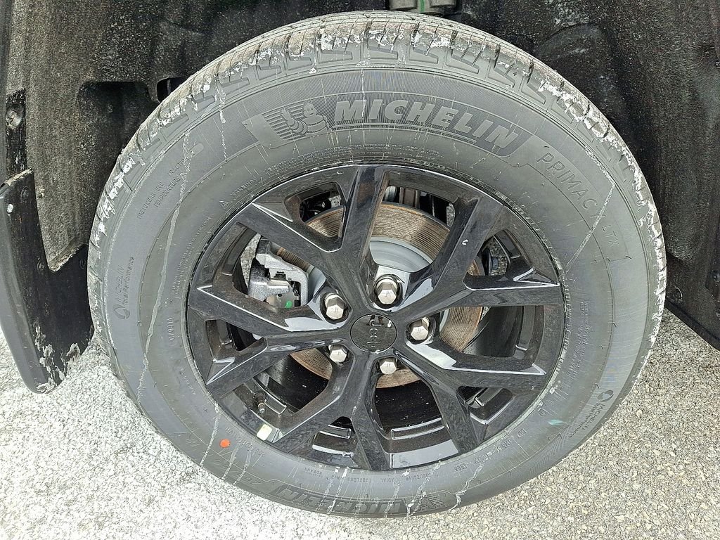 New 2026 Baltic Gray Metallic Clearcoat Jeep Altitude image 5