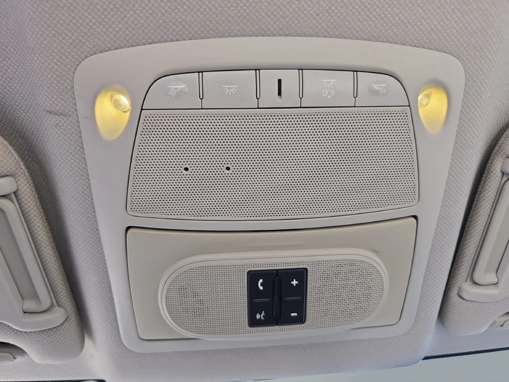 Used 2014 Gray Nissan SV image 21