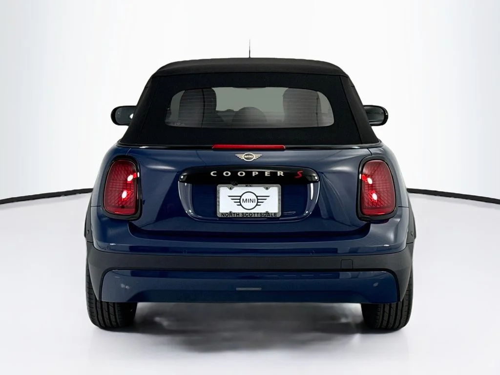 New 2026 Indigo Sunset Blue Metallic MINI Signature Plus image 14