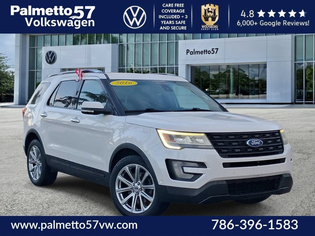Used 2016 White Ford Limited image 1