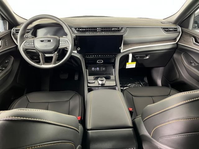 New 2026 Diamond Black Crystal Pearlcoat Jeep  image 8