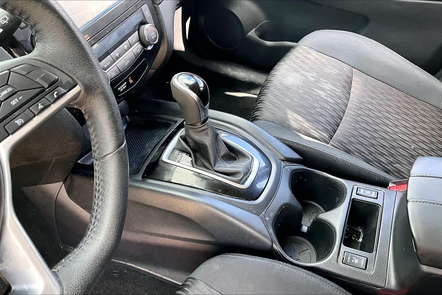 Used 2019 Scarlet Ember Tintcoat Nissan SV image 15