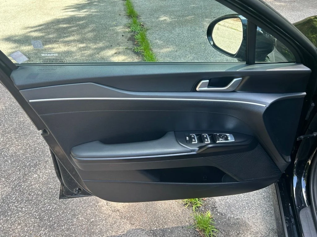 Used 2026 Black Kia LXS image 14
