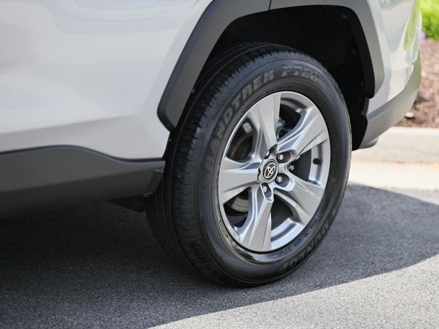 Used 2025 Silver Sky Metallic Toyota XLE image 6