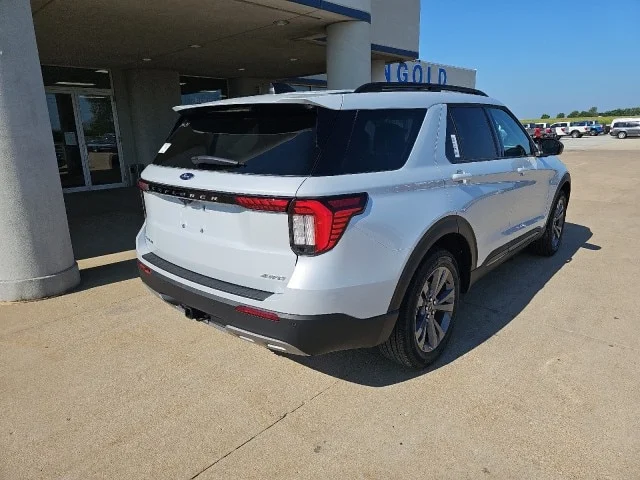 New 2026 Space White Metallic Ford Active image 42