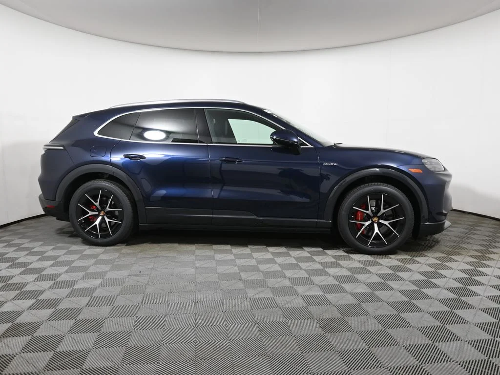 2026 Porsche Cayenne S - Photo 8