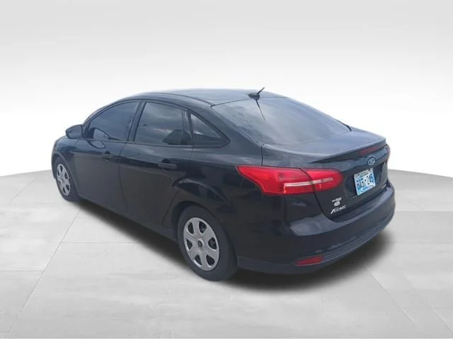 Used 2015 Black Ford S image 5
