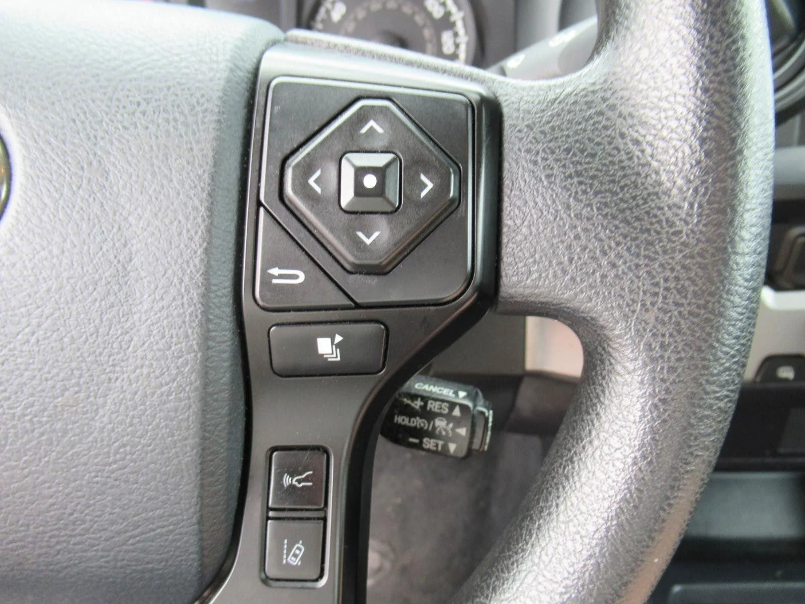 Used 2019 Silver Toyota SR image 23