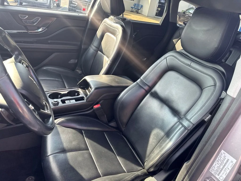 Used 2020 Silver Lincoln Standard image 11