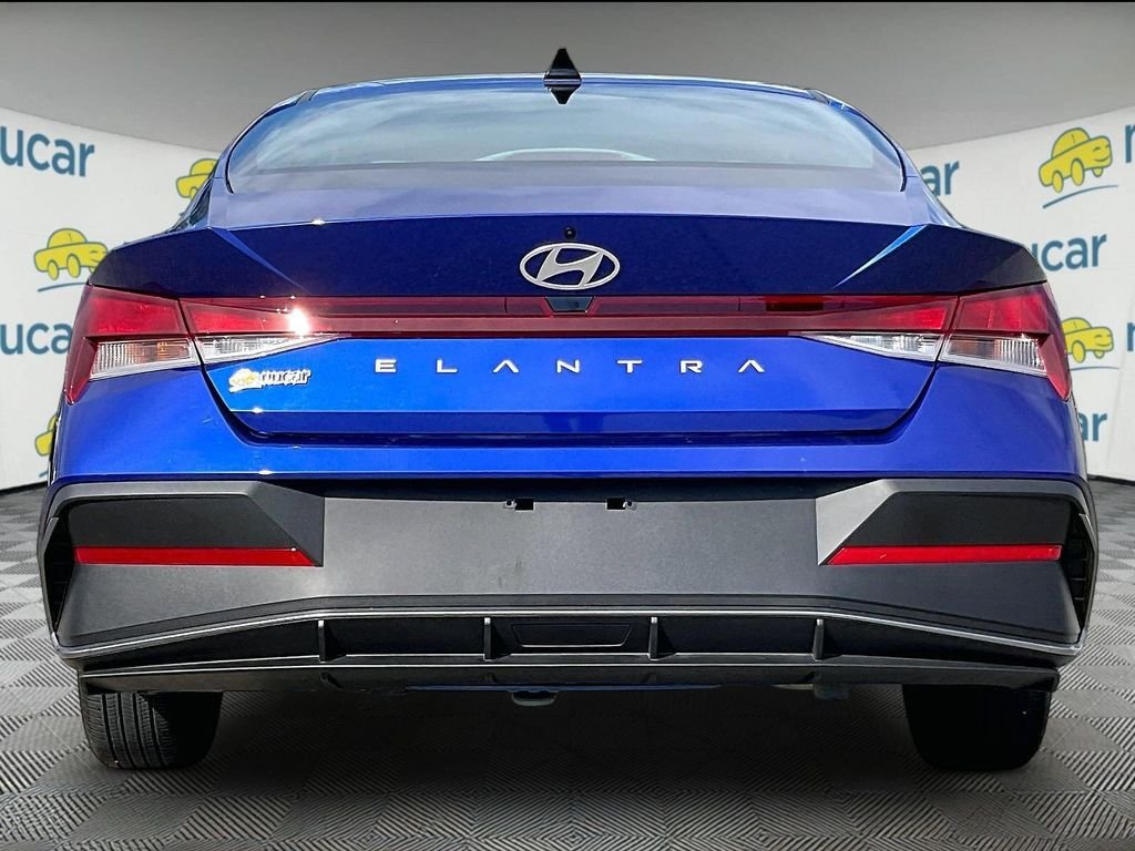 Used 2025 Blue Hyundai SE image 5
