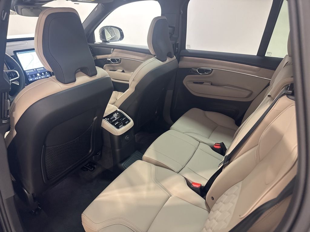 2026 Volvo XC90 Plus - Photo 21