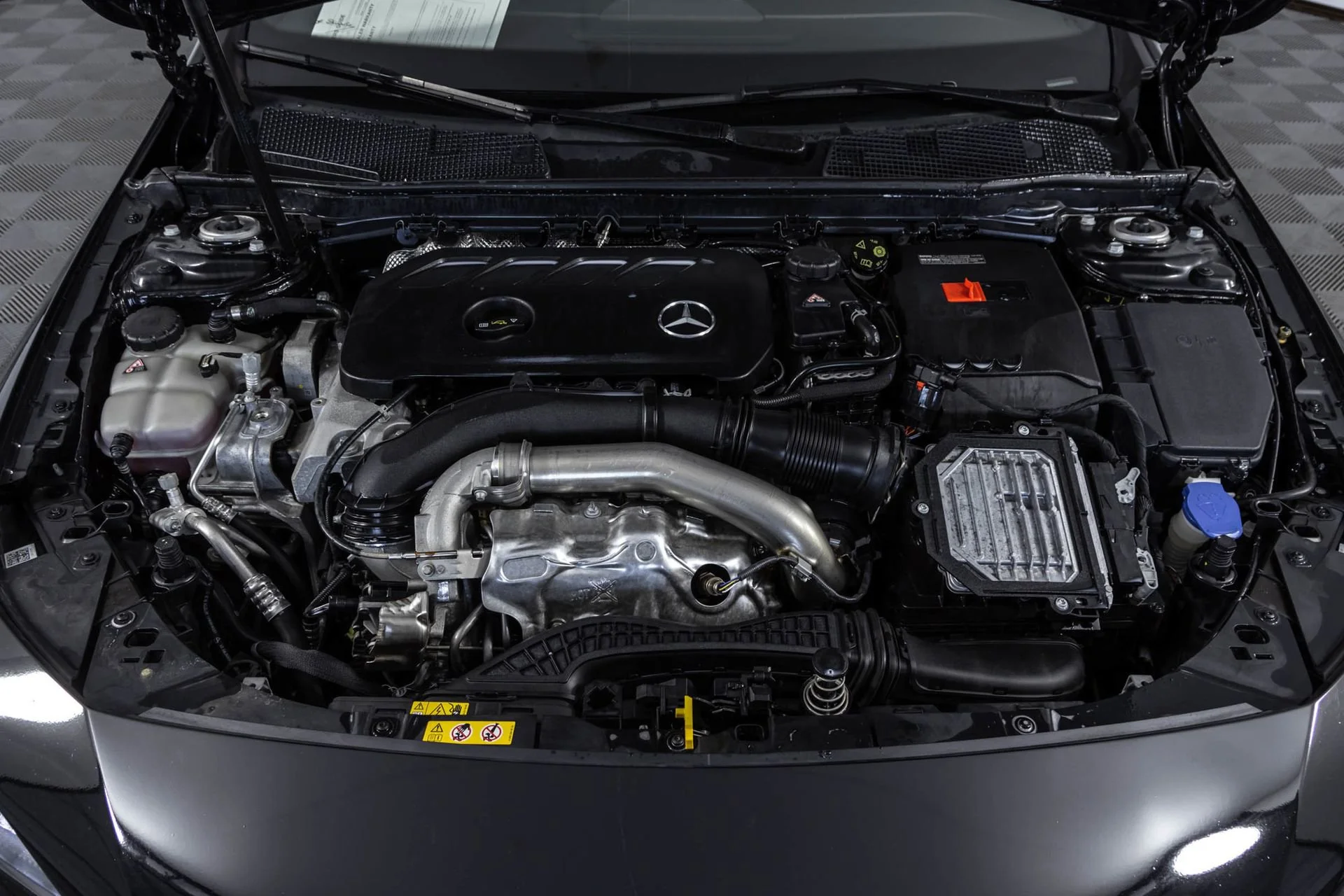 Used 2025 Black Mercedes-Benz 4MATIC® image 46
