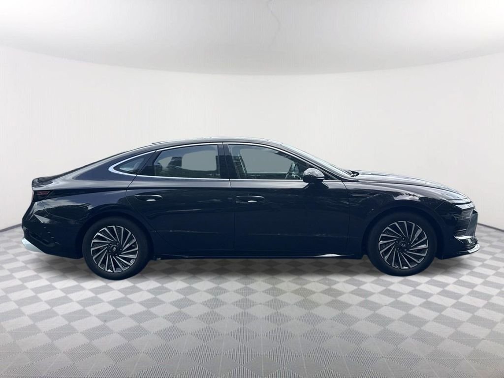 Used 2024 Blue Hyundai Limited image 4