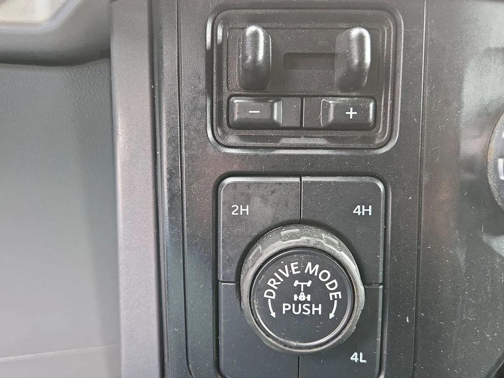 Used 2023 Black Ford XLT image 48