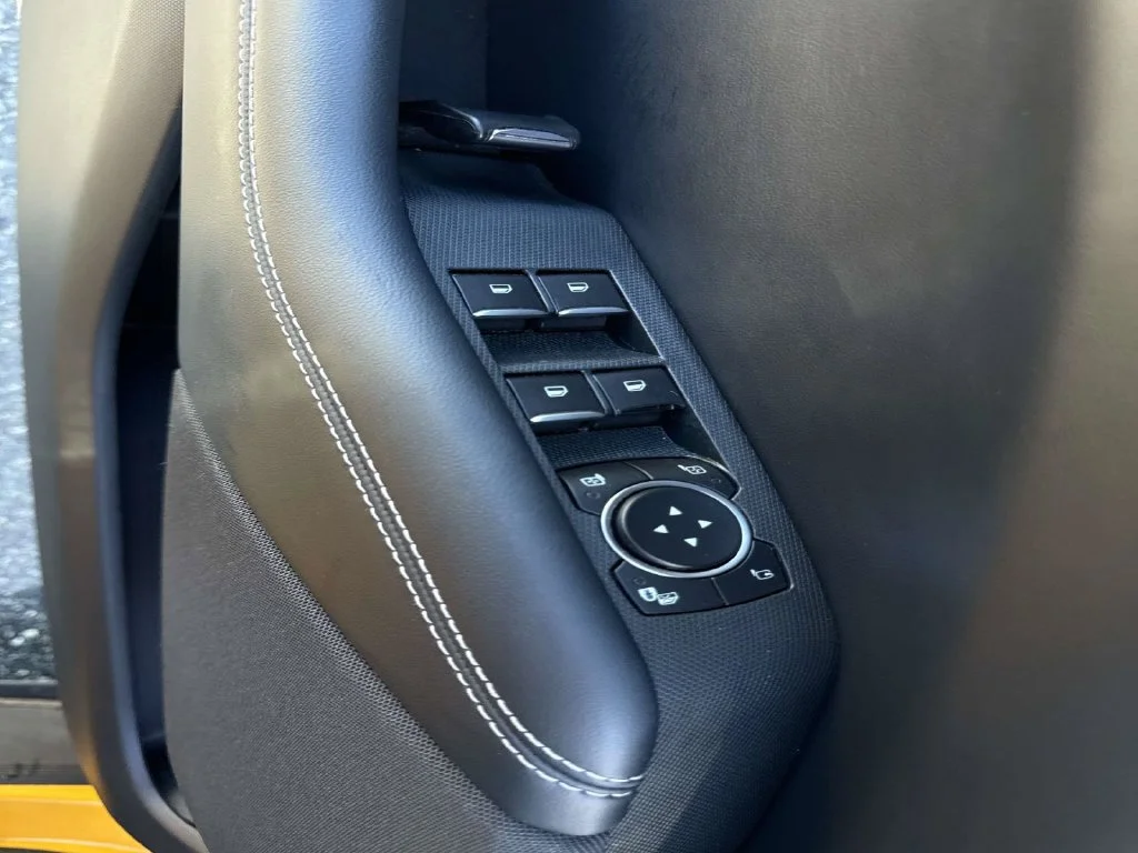 Used 2022 Orange Ford Select image 15