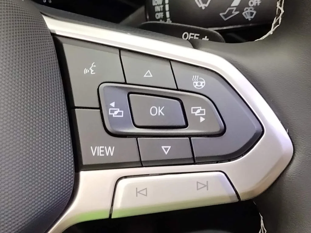 New 2026 Black Volkswagen 2.0T SE w/Technology image 27