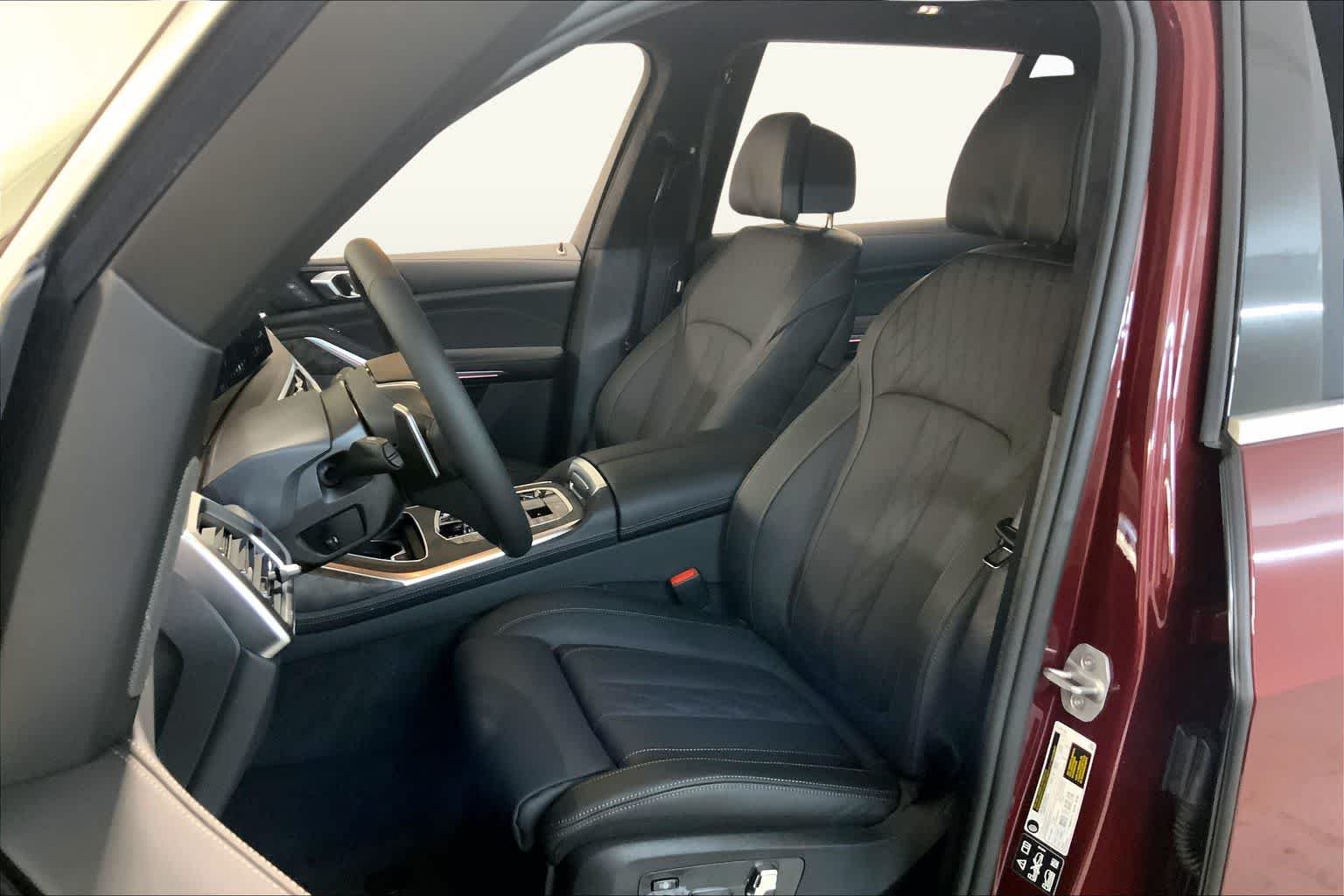 Used 2026 Aventurin Red Metallic BMW xDrive40i image 9