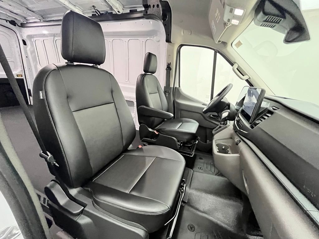 New 2026 White Ford Base image 32