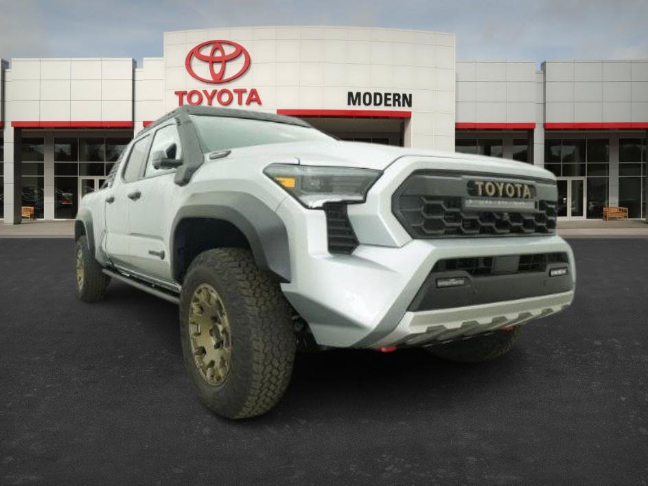 New 2025 Celestial Silver M Toyota Trailhunter image 31