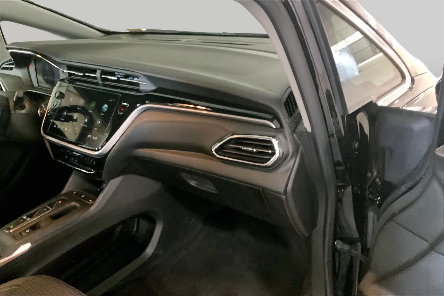 Used 2023 Mosaic Black Metallic Chevrolet 1LT image 17