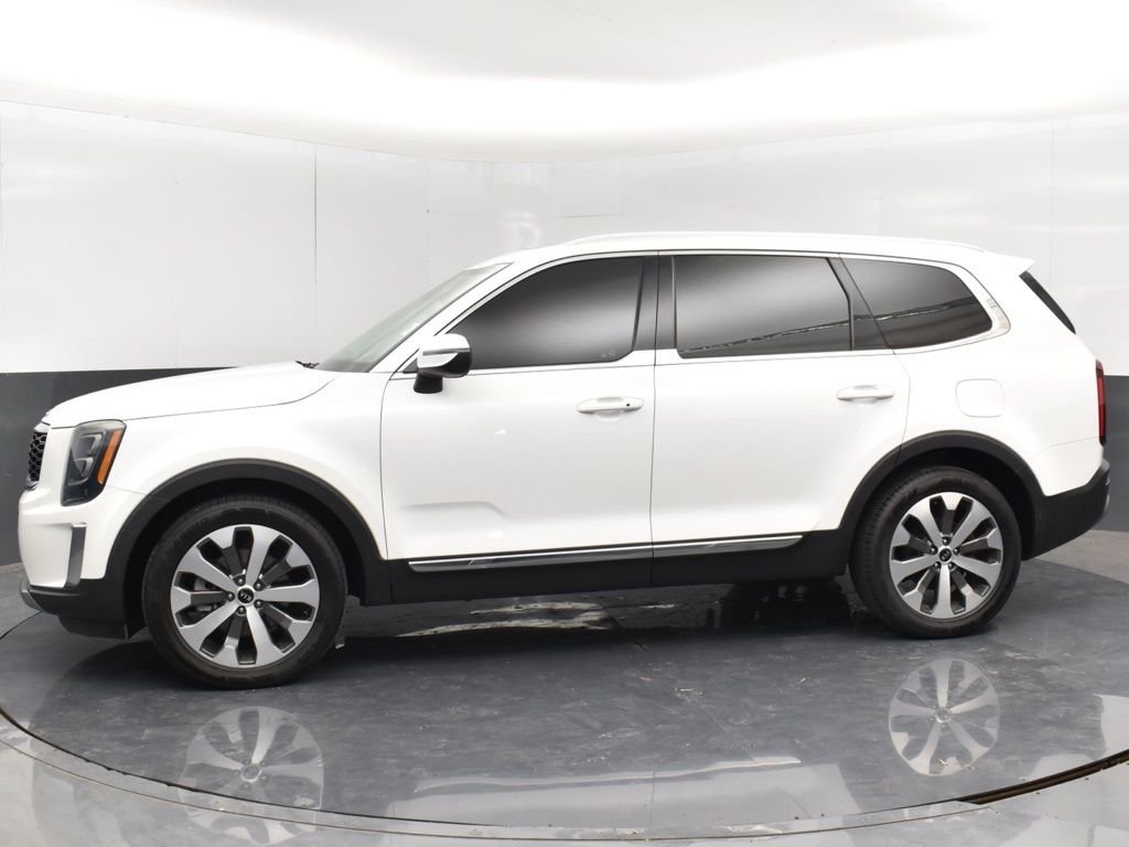 Used 2021 White Kia EX image 16