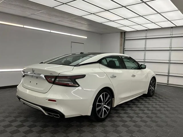 Used 2021 White Nissan 3.5 SL image 24