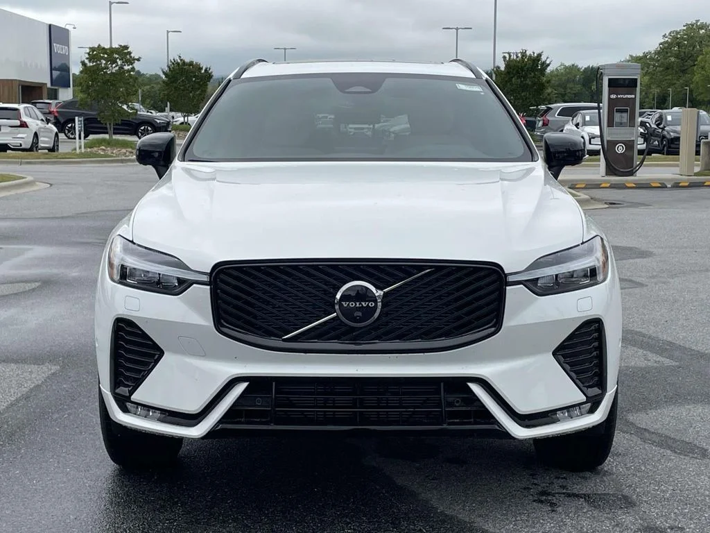 New 2026 Crystal White Metallic Volvo Plus image 23