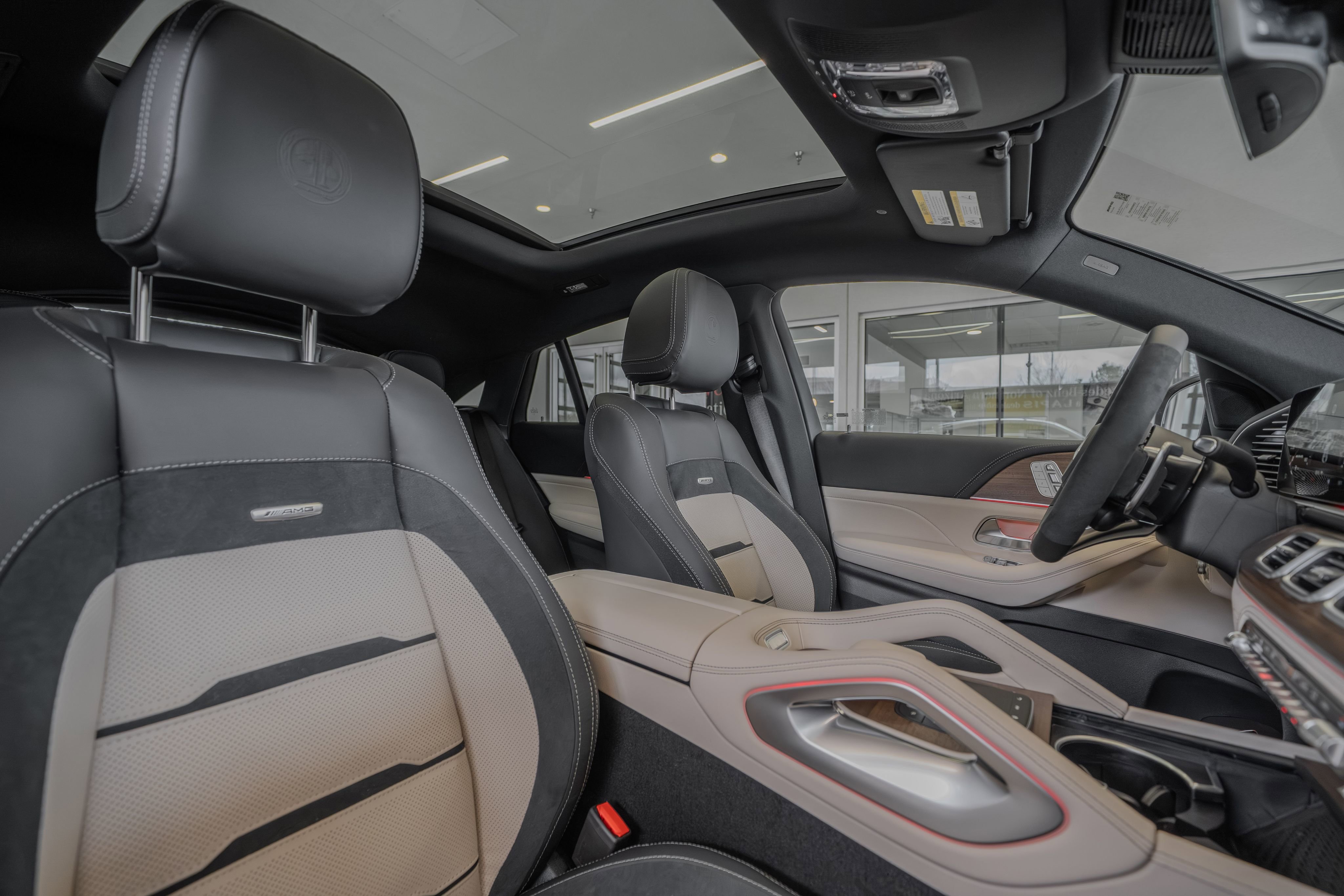 New 2026 MANUFAKTUR Moonlight White Metallic Mercedes-Benz GLE 53 AMG® image 65