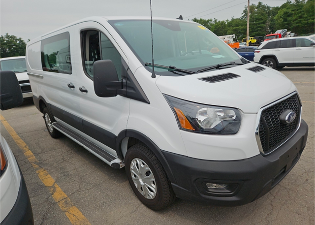 Used 2025 Oxford White Ford Base image 1