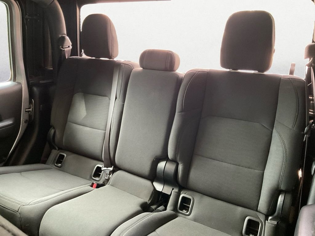Used 2020 Silver Jeep Sport image 9