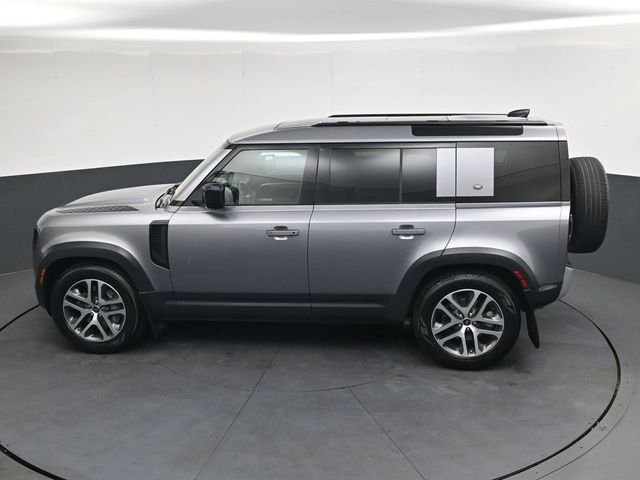 Used 2020  Land Rover SE image 34