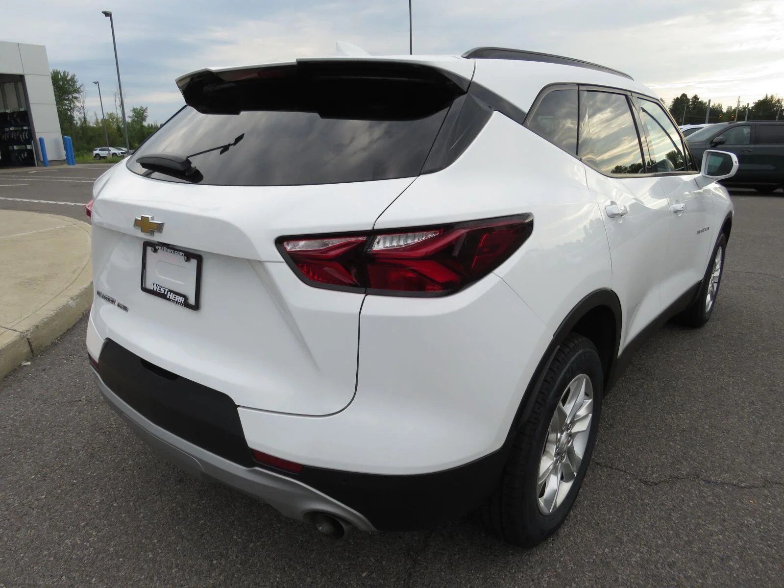 Used 2019 SUMMIT WHITE Chevrolet 4DR AWD LT image 6
