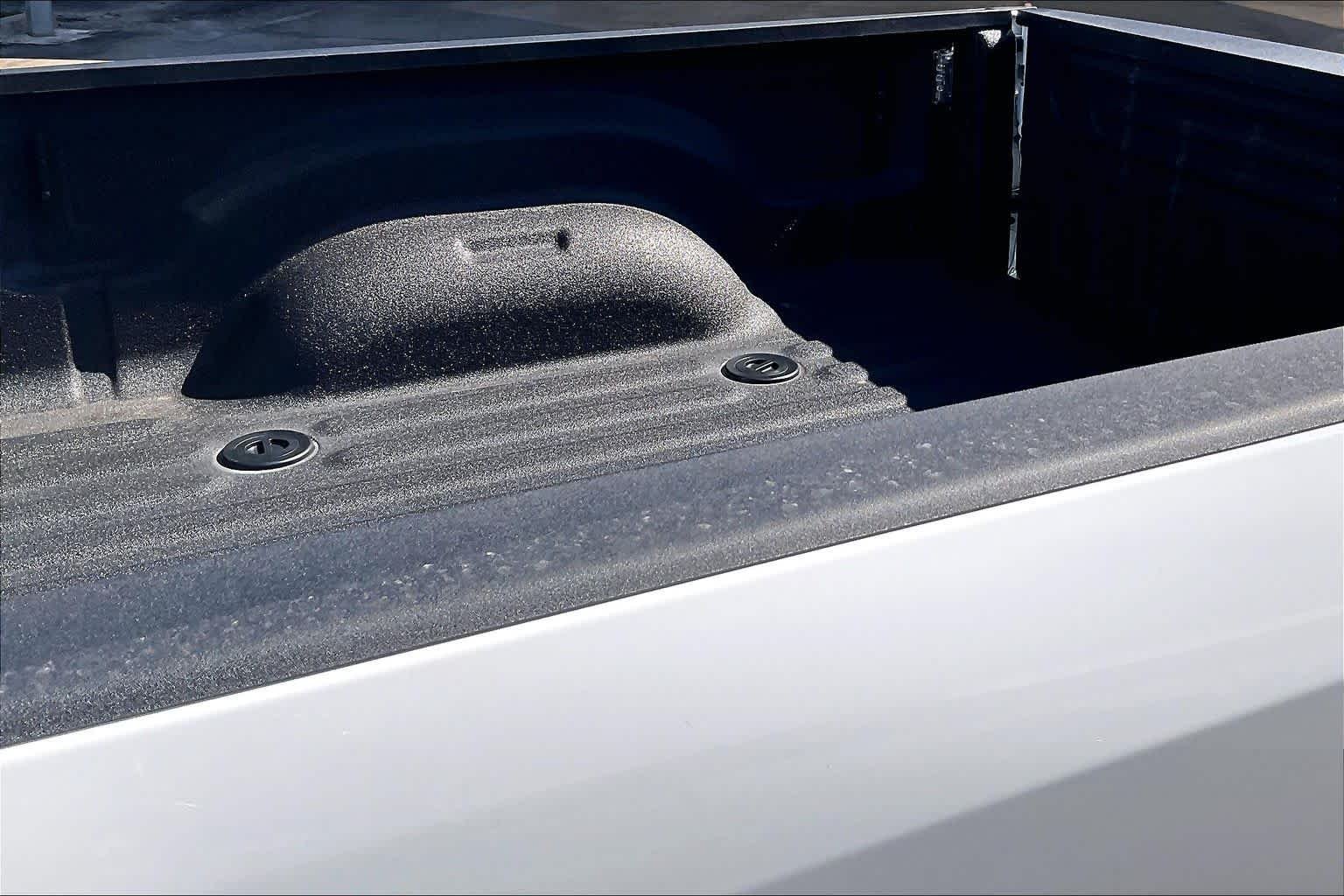 New 2027 Bright White Clear-Coat Exterior Paint RAM Tradesman image 16
