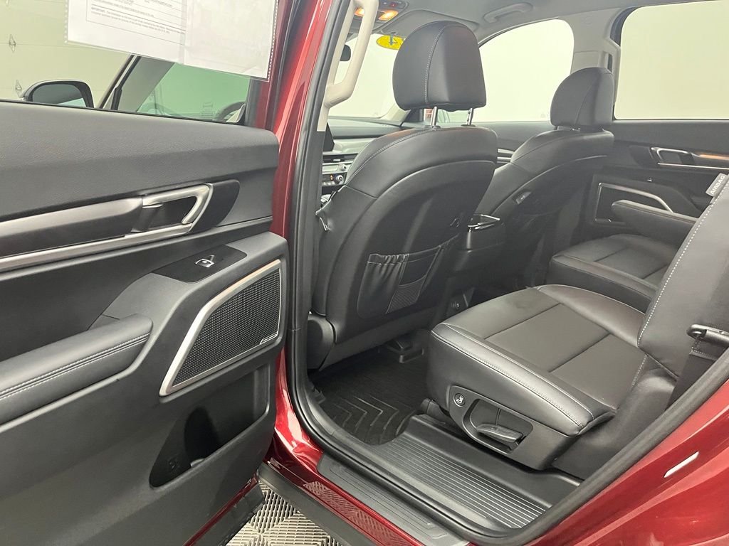 Used 2024 Red Kia S image 37