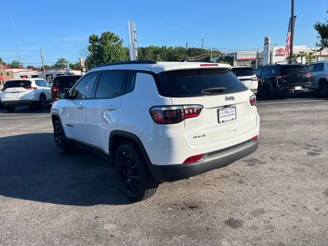 New 2026 Bright White Clearcoat Jeep Latitude image 3